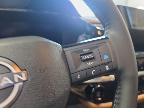 New 2026 Nissan Pathfinder Platinum FWD image 18