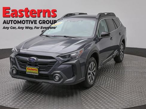 Used 2023 Subaru Outback Premium AWD/4WD image 1