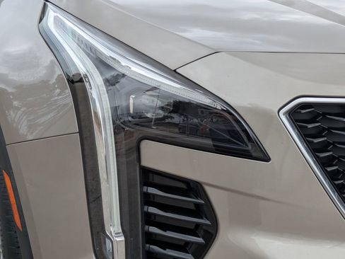 Used 2023 Cadillac XT4 Sport image 10