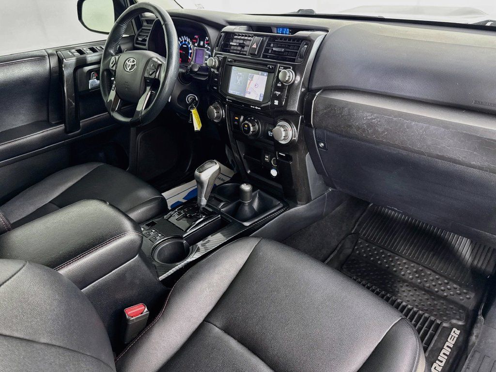 Used 2018 Toyota 4Runner TRD Off-Road Premium AWD/4WD image 36