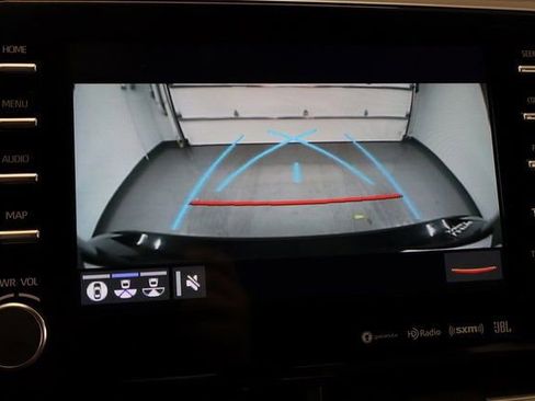 Used 2020 Toyota Avalon Limited image 24