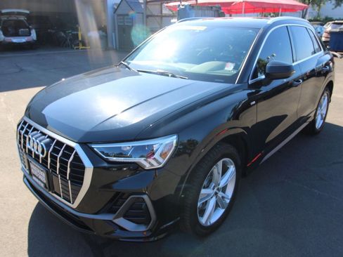Used 2020 Audi Q3 2.0T Premium Plus image 2