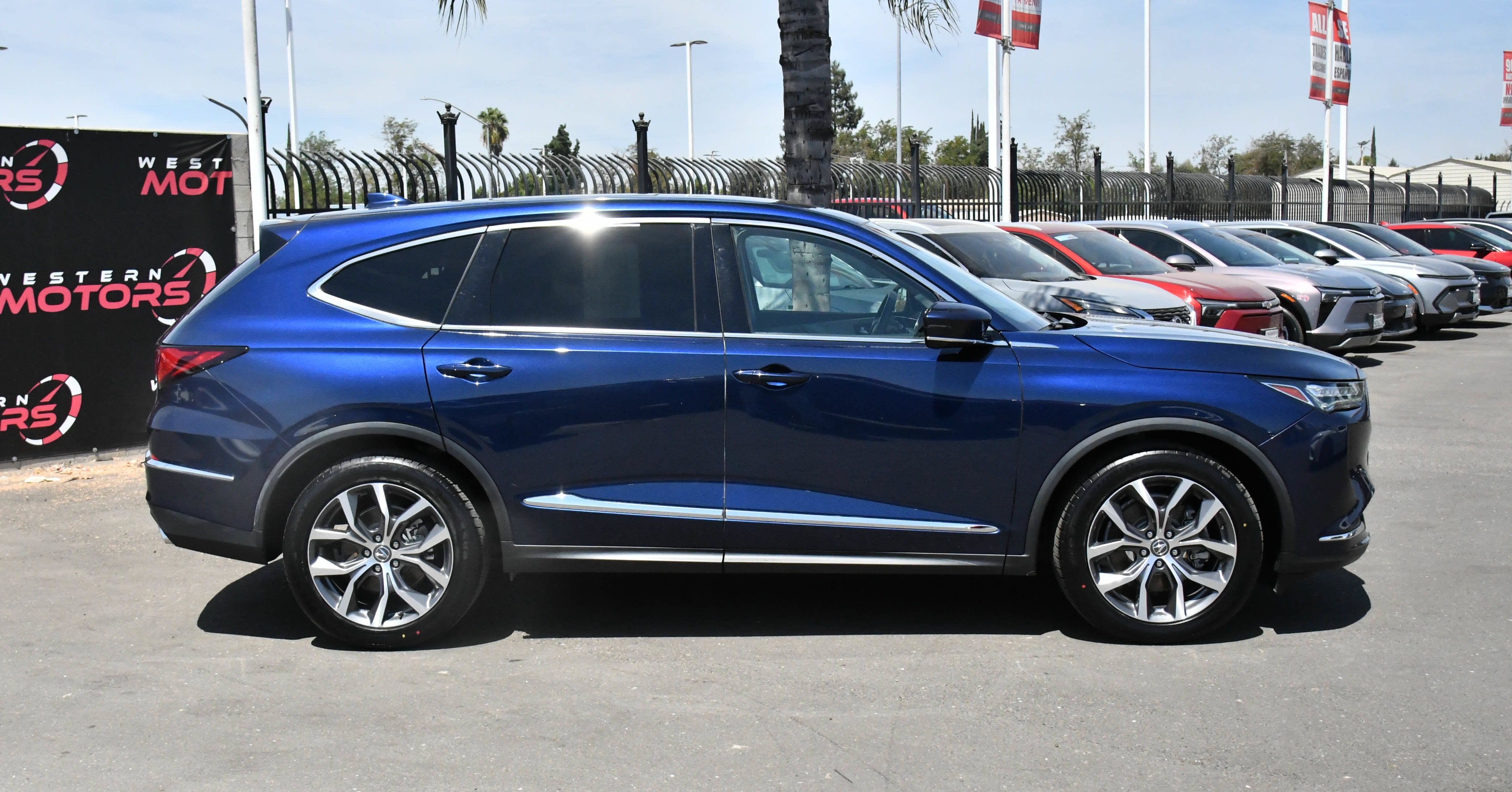 Used 2022 Acura MDX w/ Technology Package FWD image 9