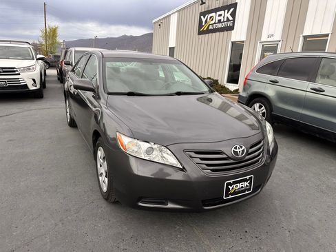 Used 2007 Toyota Camry LE image 1