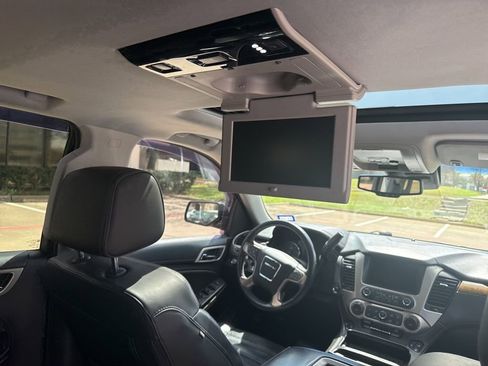 Used 2017 GMC Yukon XL Denali w/ Open Road Package image 9