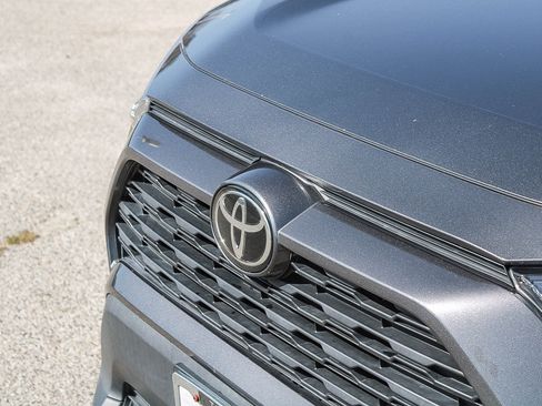 Used 2023 Toyota RAV4 XLE Premium FWD image 6