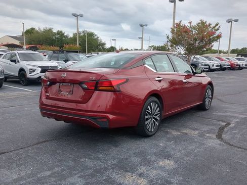 Used 2024 Nissan Altima 2.5 SV FWD image 6
