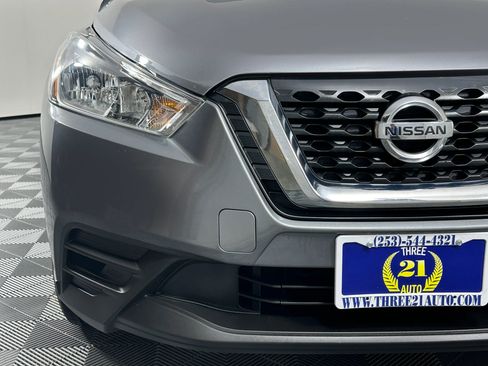 Used 2019 Nissan Kicks SV image 5
