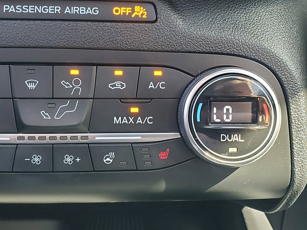Used 2020 Ford Escape Titanium w/ Titanium Premium Package 2.0 FWD image 25
