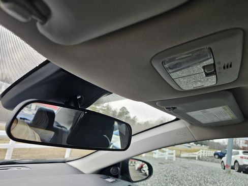 Used 2019 Toyota Corolla LE image 16