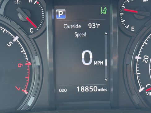 Used 2024 Toyota 4Runner SR5 Premium w/ Moonroof Package AWD/4WD image 30