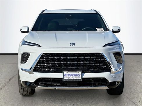 New 2026 Buick Enclave Avenir w/ Super Cruise Package image 2