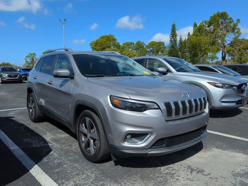 Used 2019 Jeep Cherokee Limited image 1