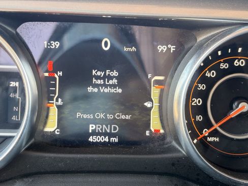 Used 2023 Jeep Wrangler Unlimited Sahara AWD/4WD image 27