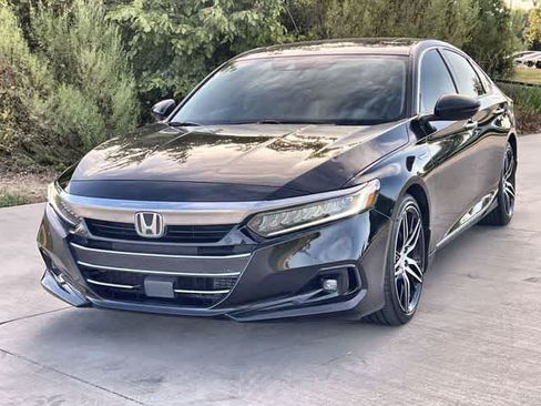 Used 2022 Honda Accord Touring image 2