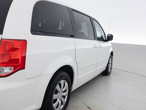 Used 2011 Dodge Grand Caravan Express FWD image 14