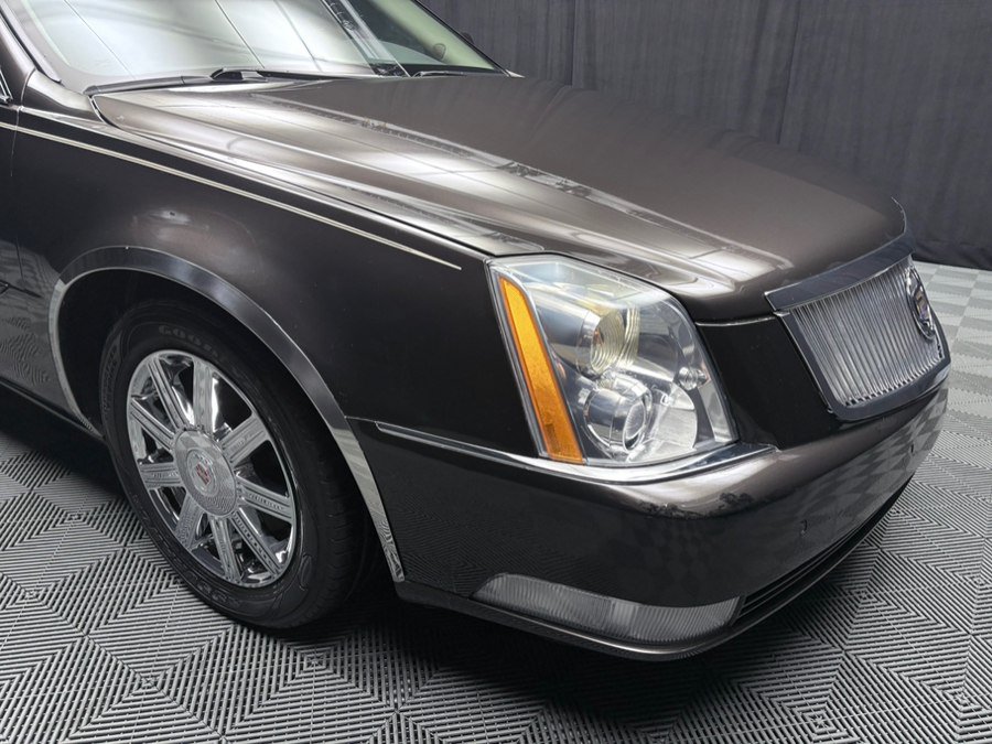 Used 2008 Cadillac DTS FWD image 11