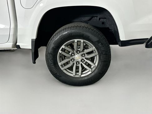 Used 2024 Chevrolet Colorado LT w/ LT Convenience Package image 11