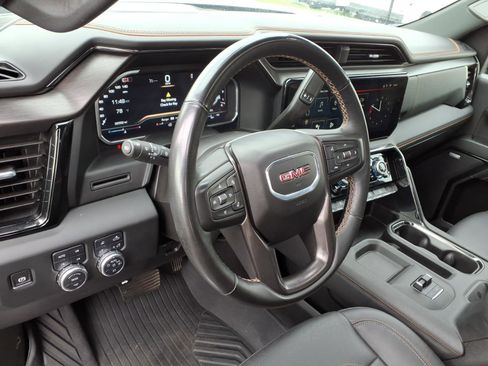 Used 2024 GMC Sierra 2500 AT4 w/ AT4 Preferred Package image 8