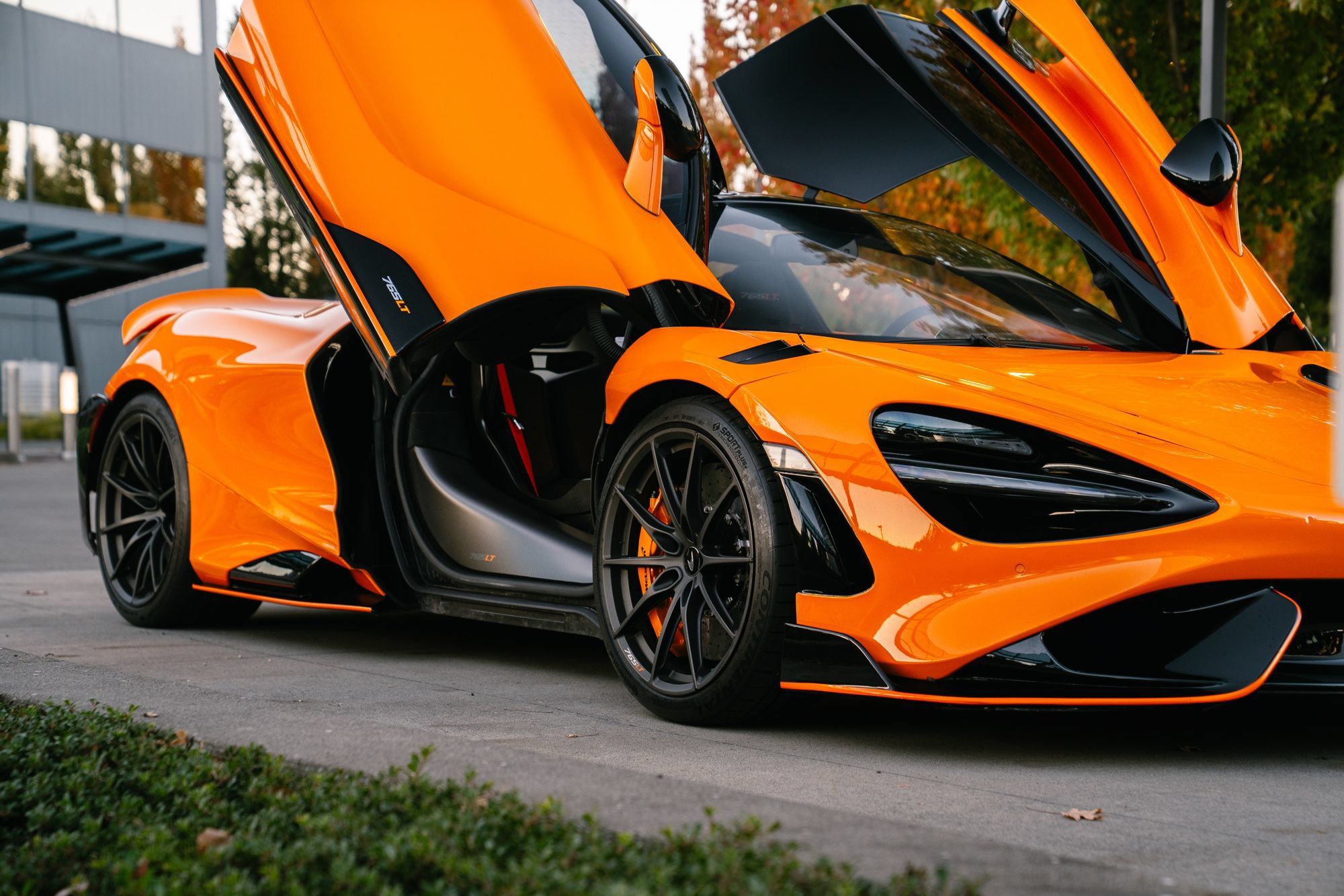 Used 2021 McLaren 765LT RWD image 25