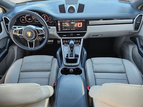 Used 2021 Porsche Cayenne S image 20