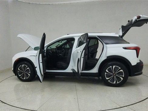 Used 2024 Chevrolet Blazer EV LT image 73