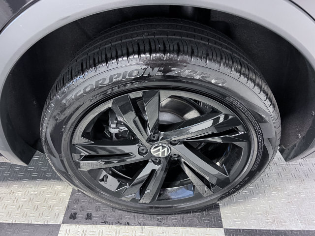 Certified 2024 Volkswagen Tiguan SE R-Line FWD image 13