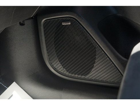 Used 2025 Mitsubishi Outlander AWD image 27