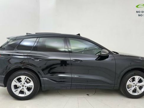Used 2025 Audi Q6 e-tron Premium w/ Convenience Package RWD image 6