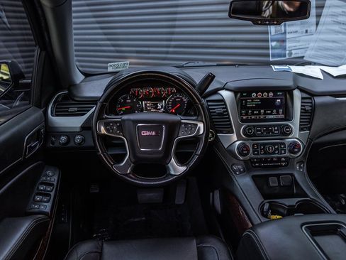 Used 2019 GMC Yukon XL SLT image 12