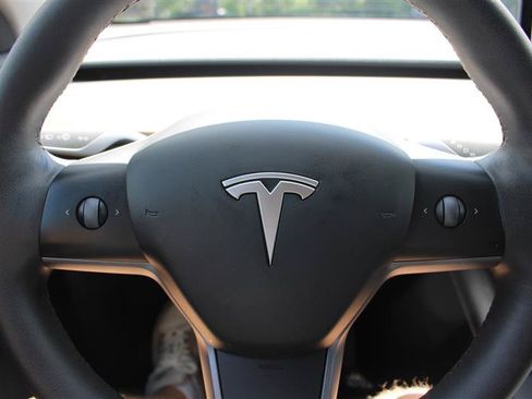 Used 2023 Tesla Model Y Long Range AWD/4WD image 13