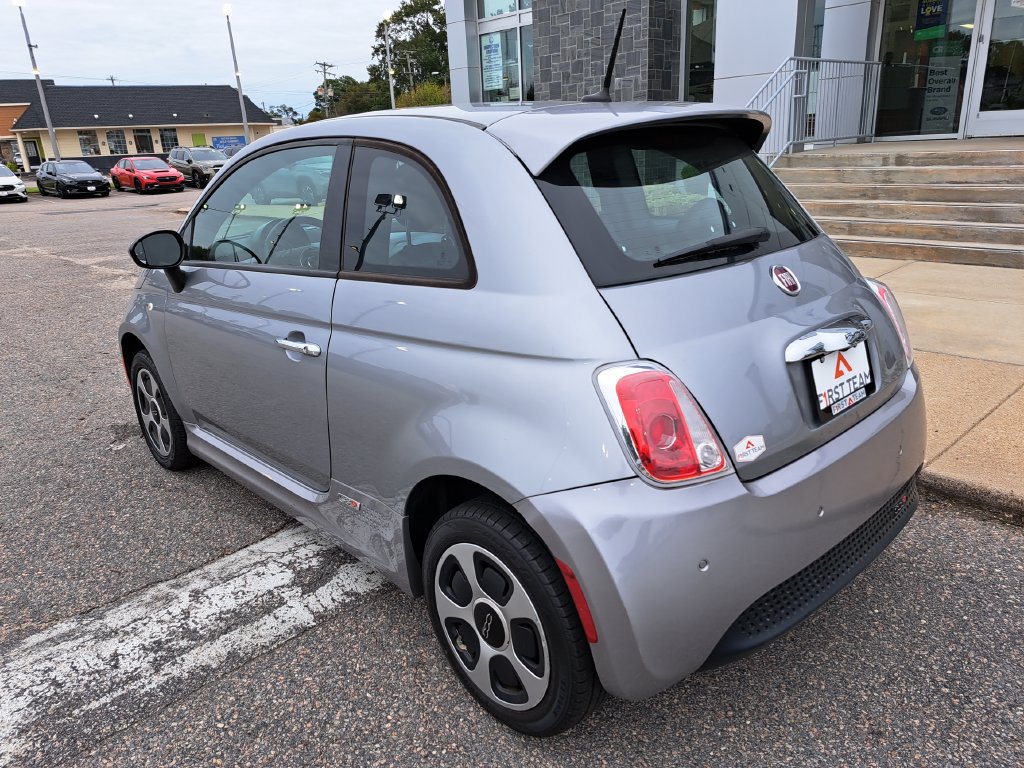 Used 2015 FIAT 500 e FWD image 4