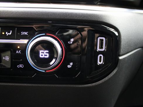 Used 2022 GMC Sierra 1500 SLE image 41