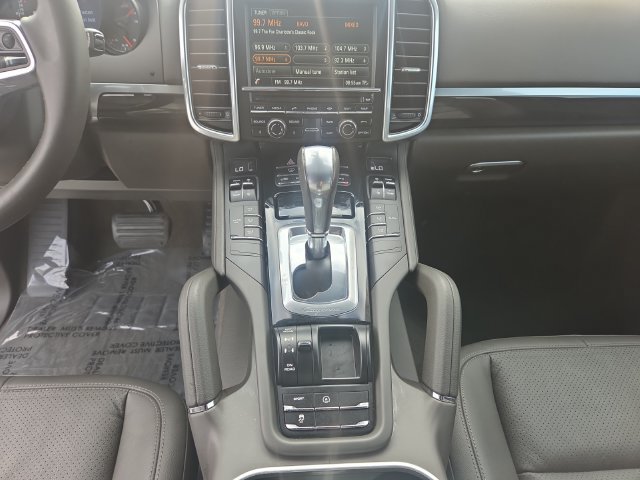 Used 2016 Porsche Cayenne AWD/4WD image 11