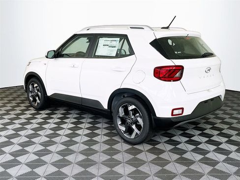 New 2026 Hyundai Venue SEL FWD image 4
