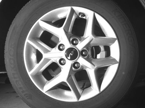 Used 2025 Kia Soul LX w/ LX Technology Package FWD image 16