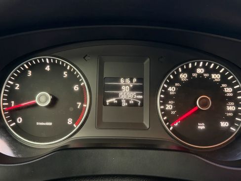 Used 2014 Volkswagen Jetta SE FWD image 38
