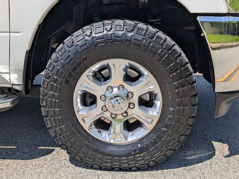 Used 2024 RAM 2500 Big Horn w/ Off Road Package AWD/4WD image 13