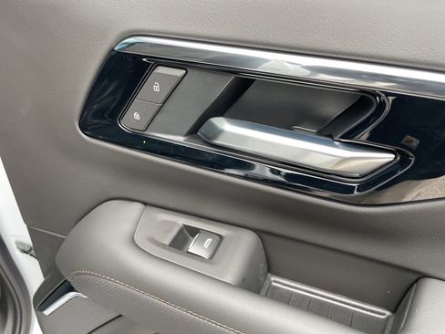 New 2026 Chevrolet Suburban High Country AWD/4WD image 41