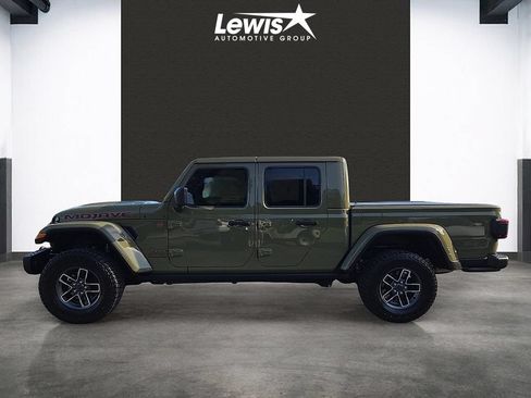 Used 2025 Jeep Gladiator Mojave AWD/4WD image 2
