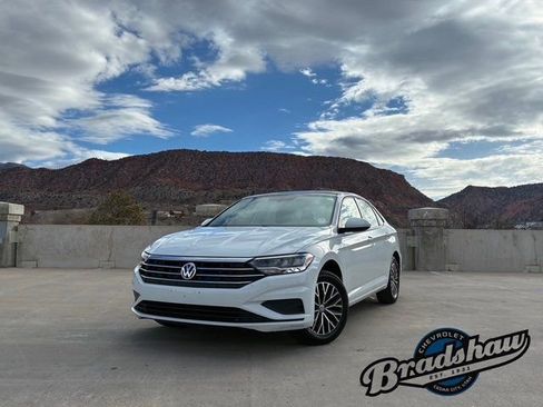 Used 2021 Volkswagen Jetta SE image 1