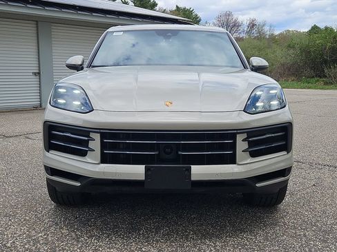 Certified 2024 Porsche Cayenne AWD/4WD image 10