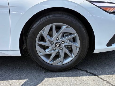 Used 2025 Hyundai Elantra Hybrid FWD image 44
