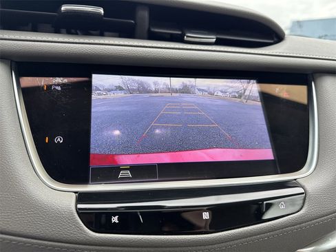 Used 2021 Cadillac XT5 Premium Luxury image 16