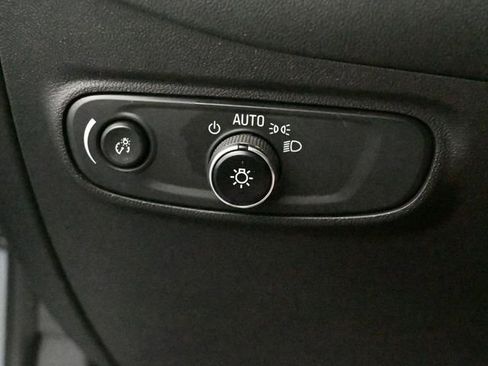 Used 2023 Chevrolet Equinox LT image 34