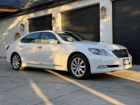 Used 2007 Lexus LS 460 L RWD image 11