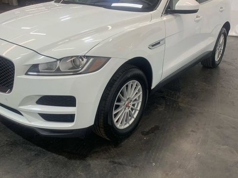 Used 2019 Jaguar F-PACE image 3