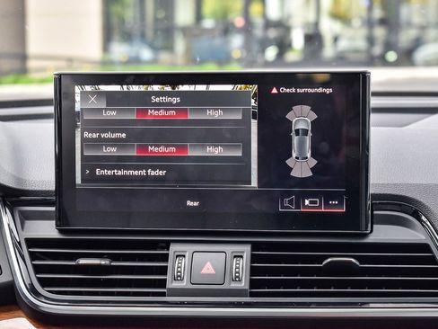 Used 2022 Audi Q5 2.0T Premium w/ Convenience Package image 13