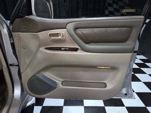 Used 2002 Toyota Land Cruiser image 59