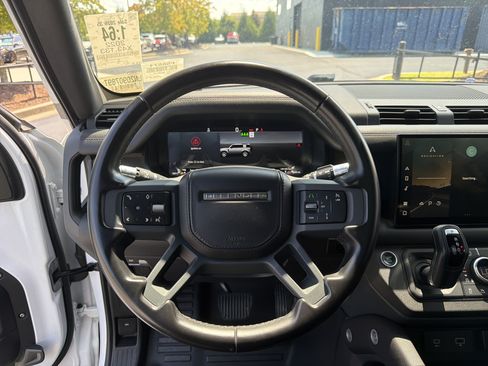 Used 2022 Land Rover Defender 110 X-Dynamic HSE AWD/4WD image 11